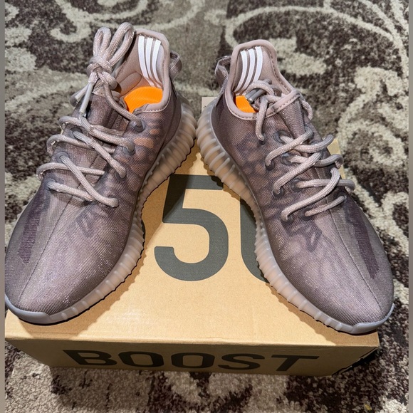 Yeezy boost 350 V2 Mono Mist - Picture 2 of 5